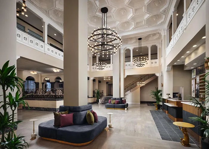 Flor Downtown, Tapestry Collection By Hilton