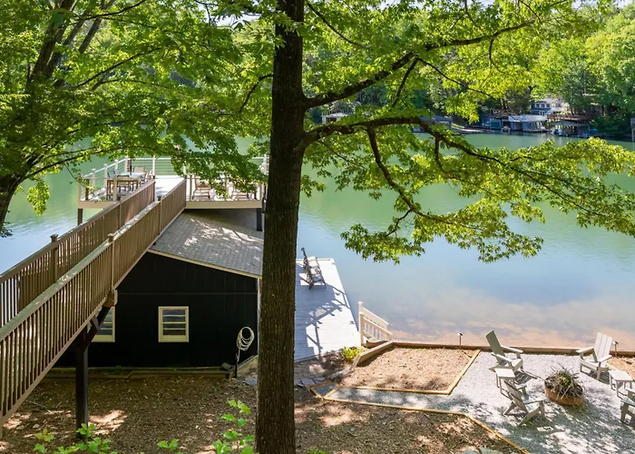 Blue Moon Cottage Lake Lure, United States