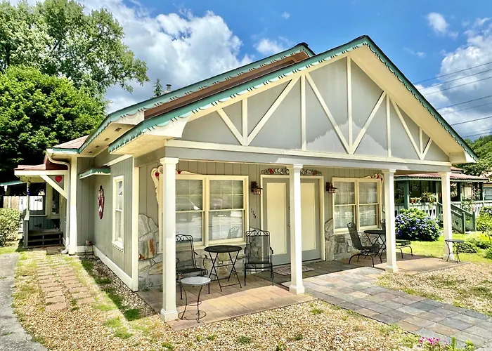 Riverbend & Cabins
