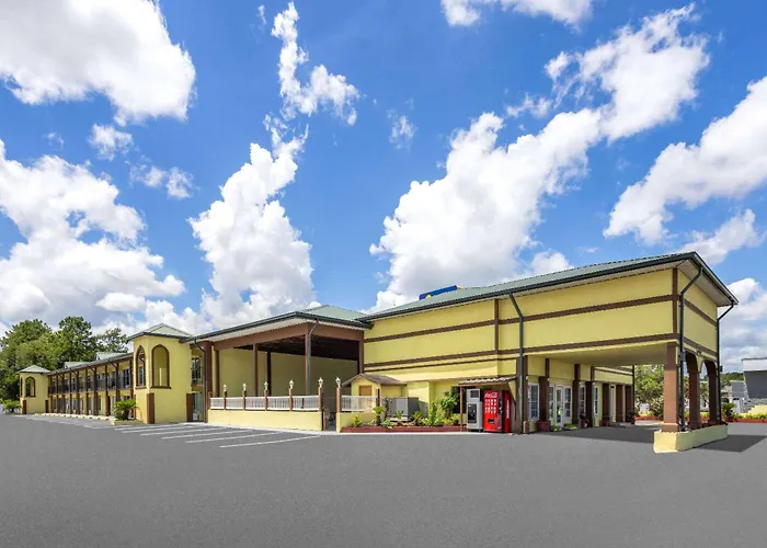 Days Inn By Wyndham Waycross, United States