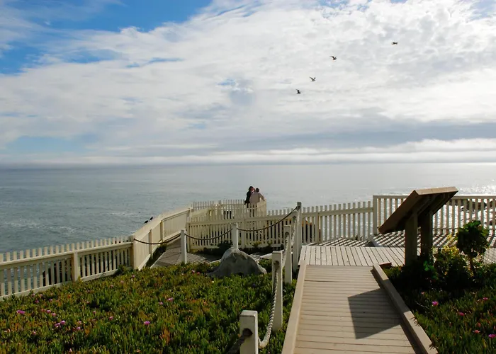 Hi Pigeon Point Lighthouse Hostel