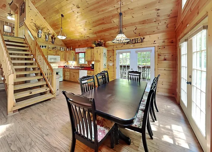 Lazy Cub Lodge