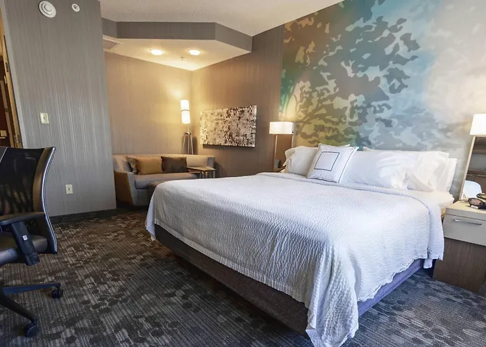 Courtyard By Marriott Cleveland