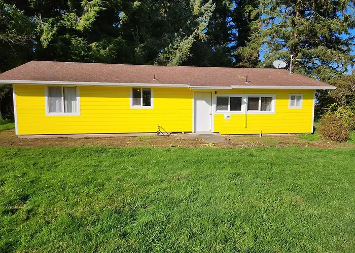 Lakeside & Guest House