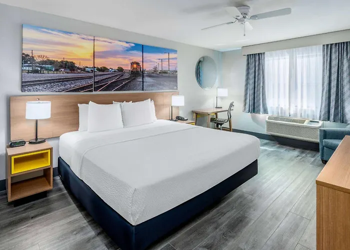Days Inn By Wyndham Lamar, United States