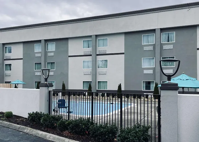Sleep Inn & Suites West