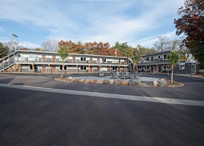 Delton Oaks Resort