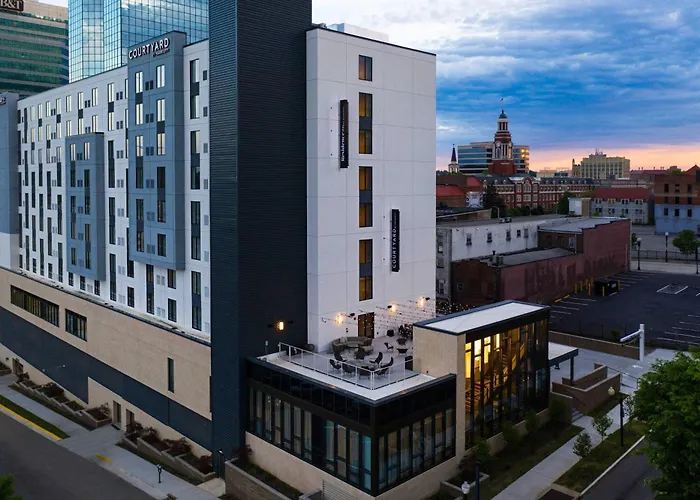 Courtyard By Marriott Downtown