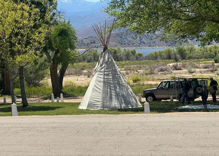 Mount-N-Lake Motel