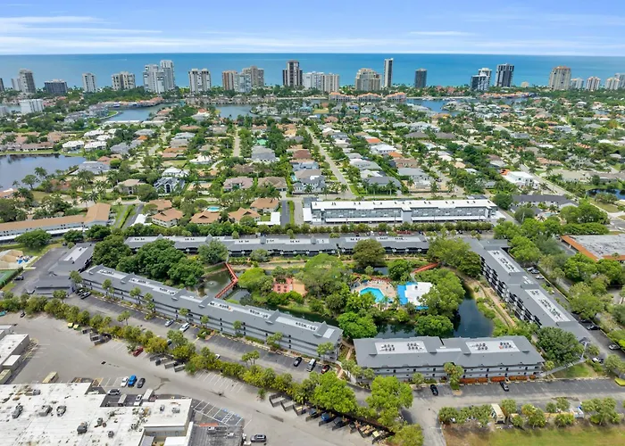 Park Shore Resort By Mike Z Rentals (Adults Only) North North Naples, USA
