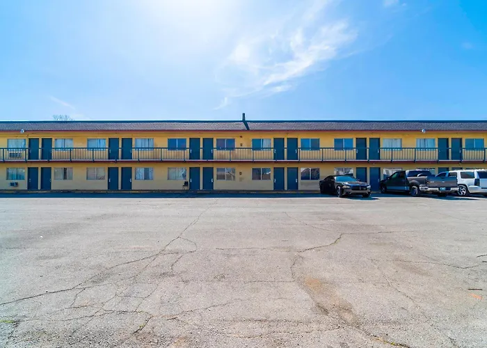 Castle Inn & Suites By Oyo Chickasha, United States