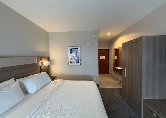 Holiday Inn Express Kenedy By Ihg, United States