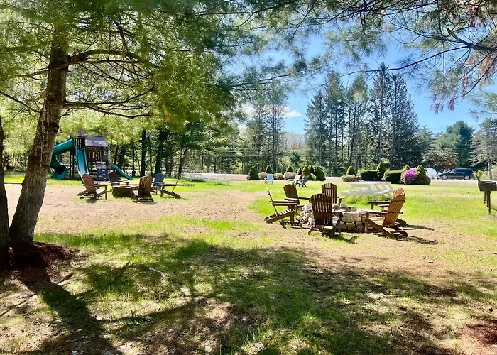 Saco River Motor Lodge & Suites