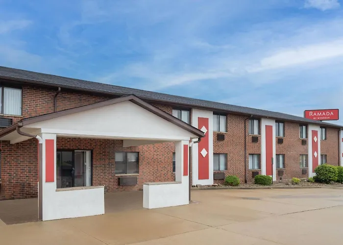Ramada By Wyndham Cedar Rapids South