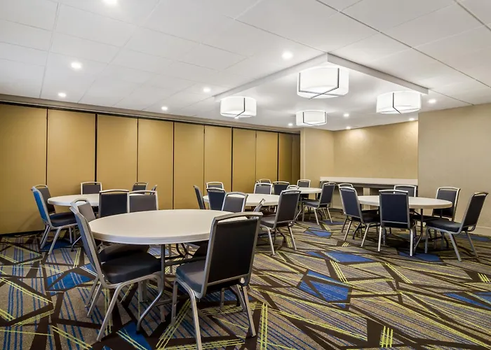 Holiday Inn Express & Suites Jacksonville South East - Medical Center Area By Ihg, United States