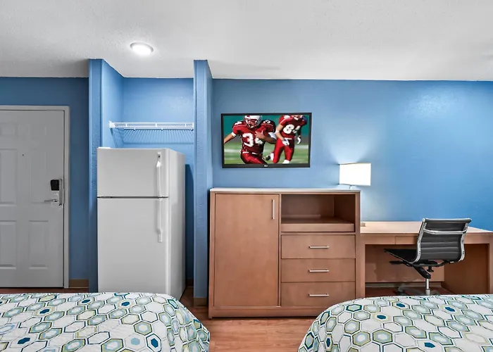 Hometowne Studios By Red Roof Detroit - Livonia, United States