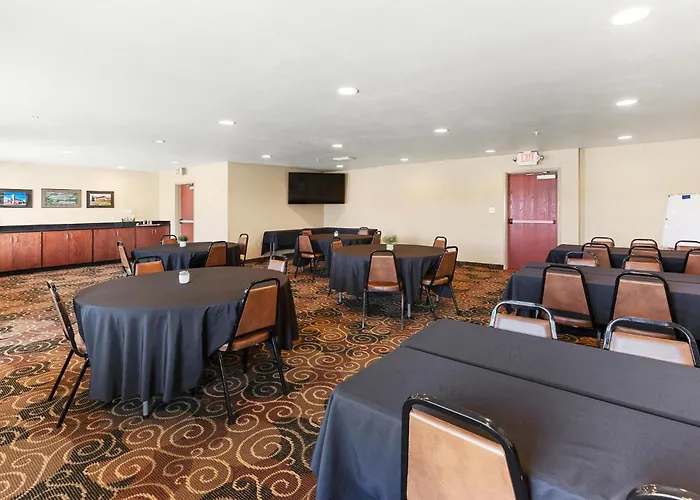 Cobblestone & Suites - Knoxville