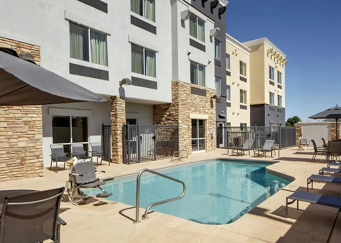 Fairfield Inn & Suites