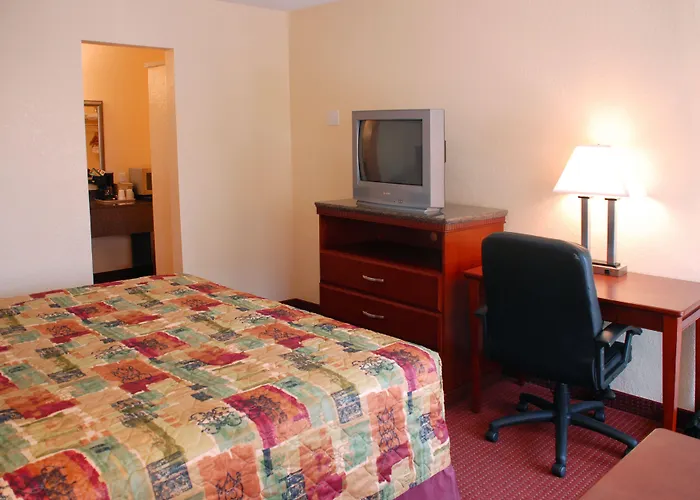 Relax Inn & Suites