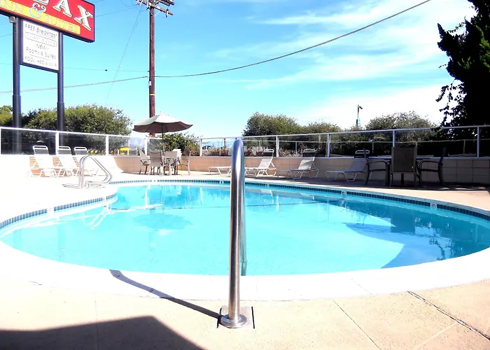 Relax Inn & Suites
