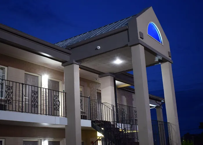 Econo Lodge At The University
