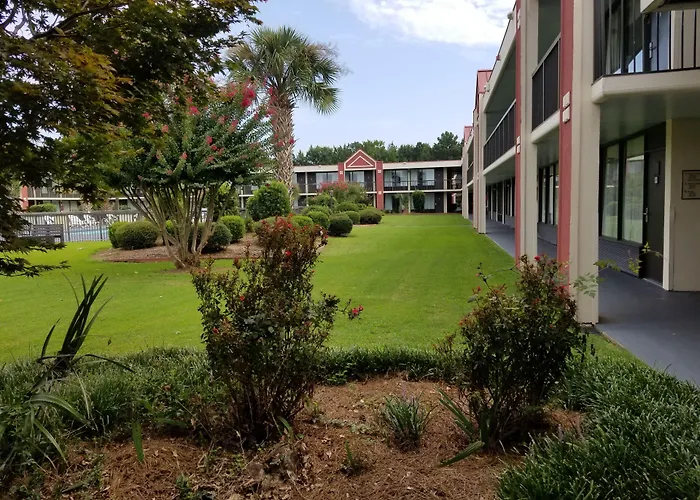 Clarion Inn & Suites - Darlington