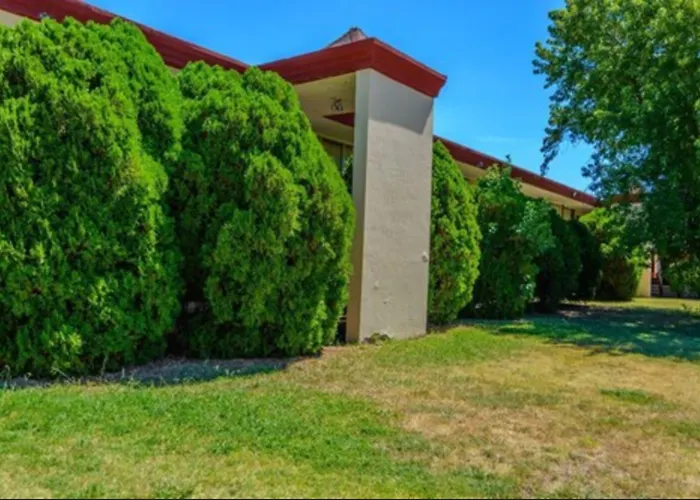 Executive Inn And Conference Center