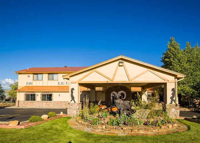 Alpine Inn & Suites