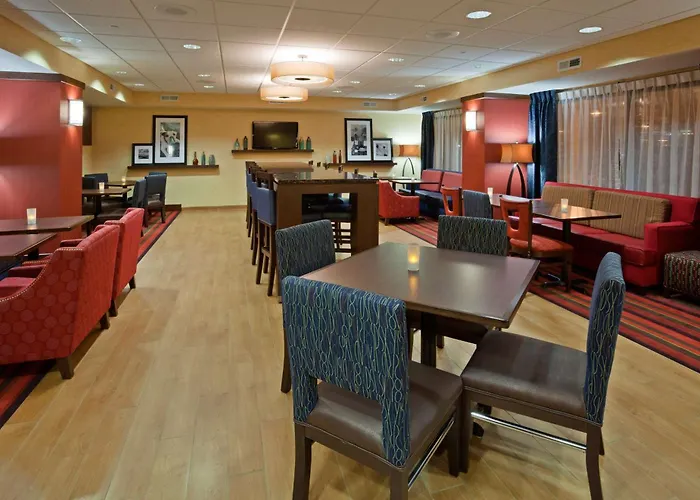 Hampton Inn Airport
