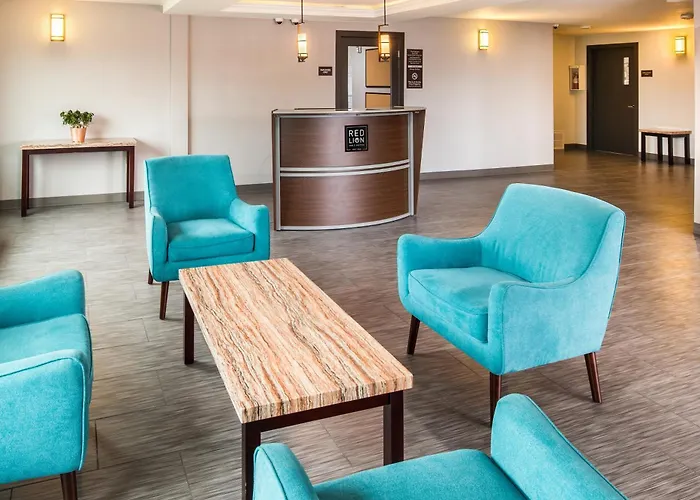 Red Lion And Suites