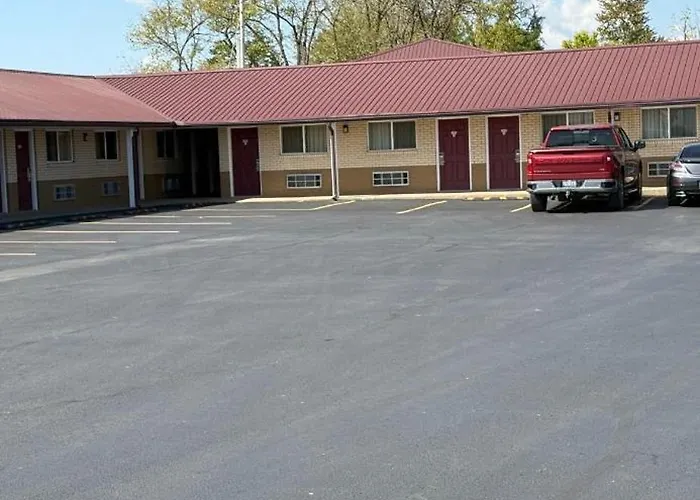 Deluxe Inn Hebron, United States
