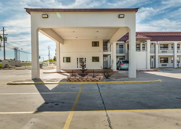Motel 6-, Tx - North
