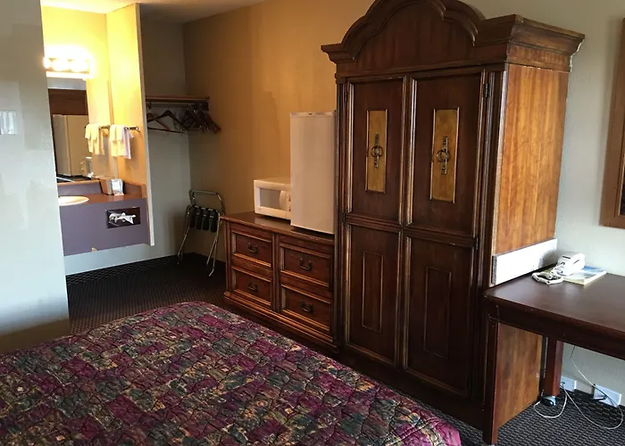 Cedars Inn
