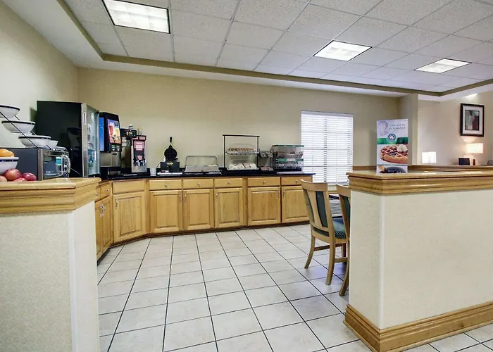 Columbia Inn & Suites, United States