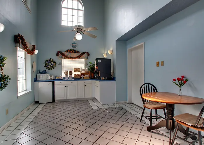 Key West Inn - Clanton, United States