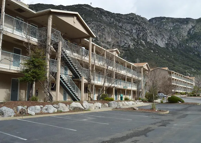 Yosemite View Lodge