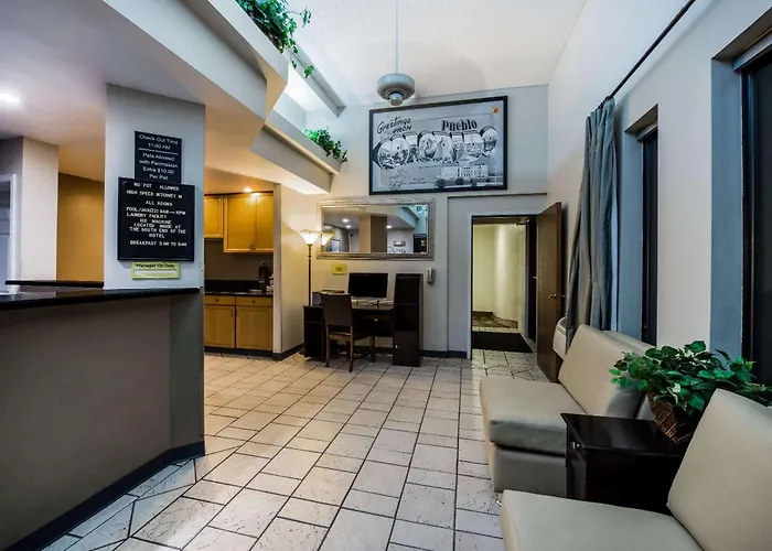 Super 8 By Wyndham Pueblo