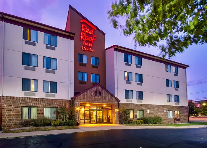 Red Roof Inn & Suites Downtown