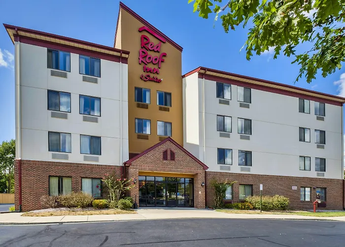 Red Roof Inn & Suites Downtown