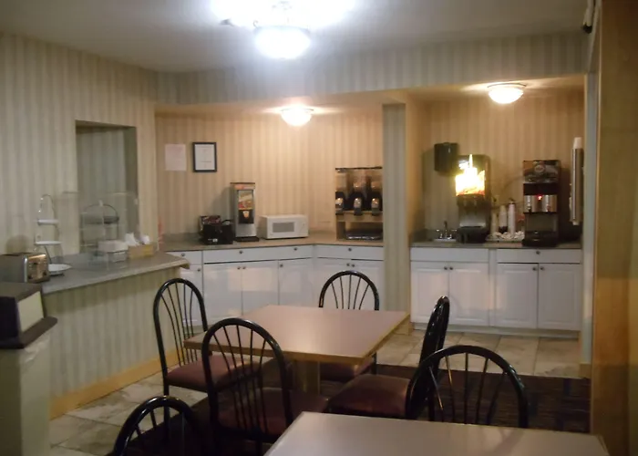 Red Roof Inn & Suites Newport - Middletown, Ri, United States