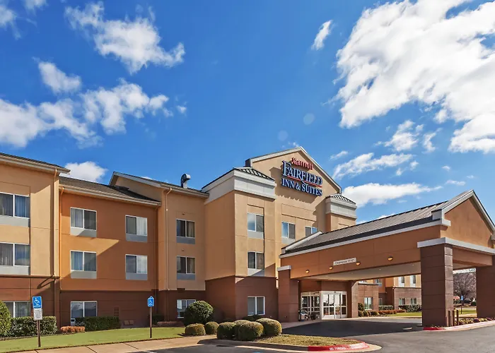 Fairfield Inn & Suites By Marriott Rogers, United States