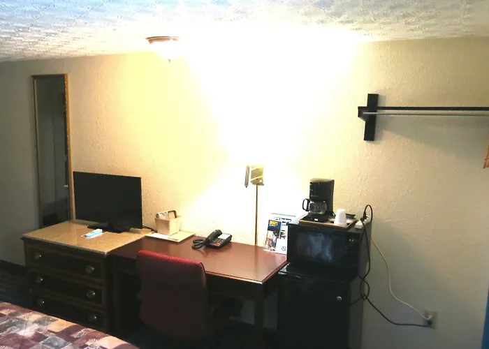 Budget Host Airport Inn Waterville, United States