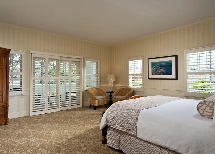 Chatham Wayside Inn, United States