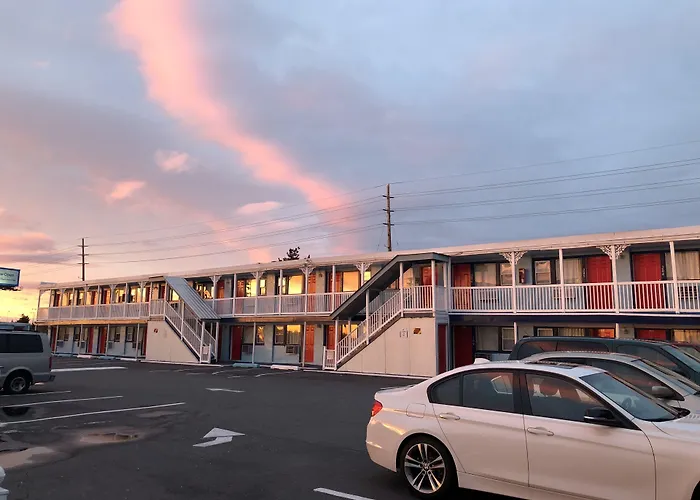 New Sea Breeze Motel