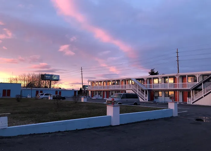 New Sea Breeze Motel