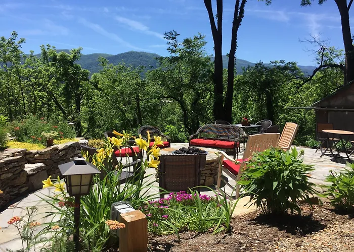 Oak Hill On Love Lane Bed And Breakfast Inn Waynesville, United States