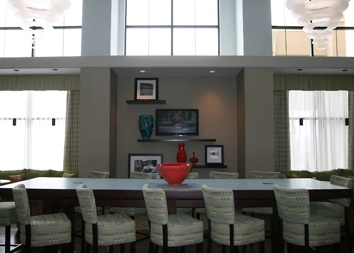 Hampton Inn & Suites
