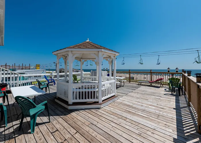 Boardwalk Charlee & Apartments Beach Oceanfront