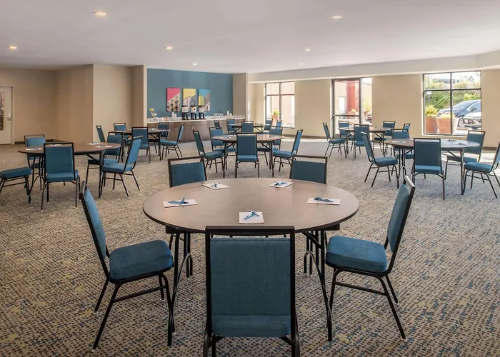 Hampton Inn And Suites Seattle - Airport / 28Th Avenue