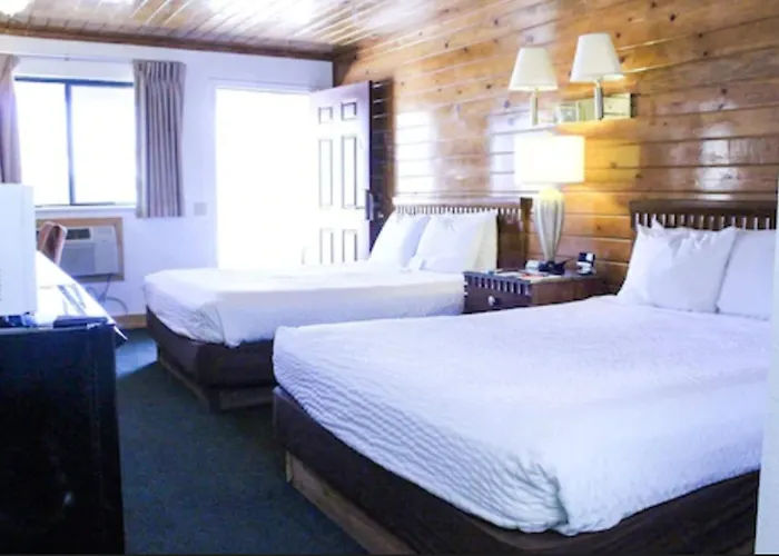 Whispering Sands Motel